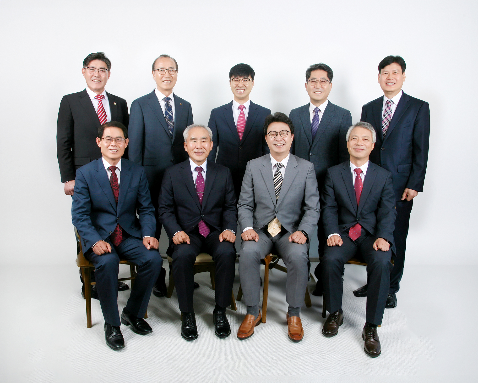 노회임원사진(의자).jpg